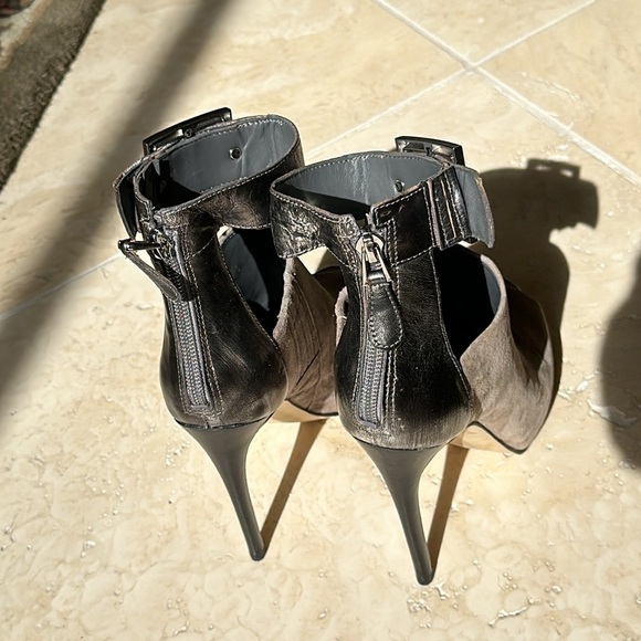 NEW! GUESS Leather high heel shoes size 5:1/2 M - Picture 3 of 7